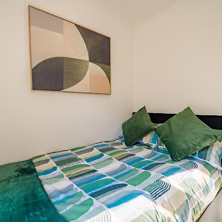 Luxury Apartments In Cardiff City Centre מראה חיצוני תמונה