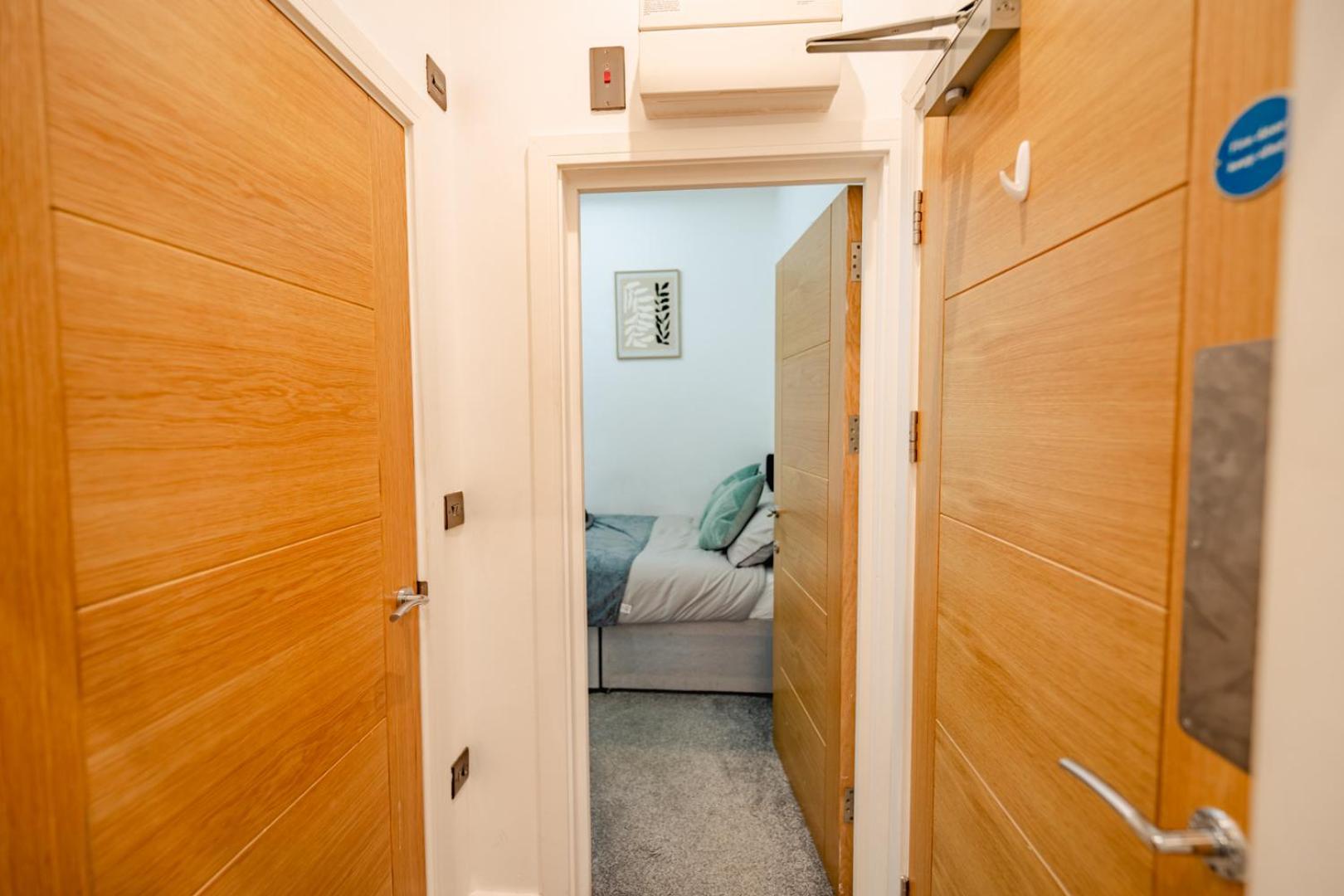 Luxury Apartments In Cardiff City Centre מראה חיצוני תמונה