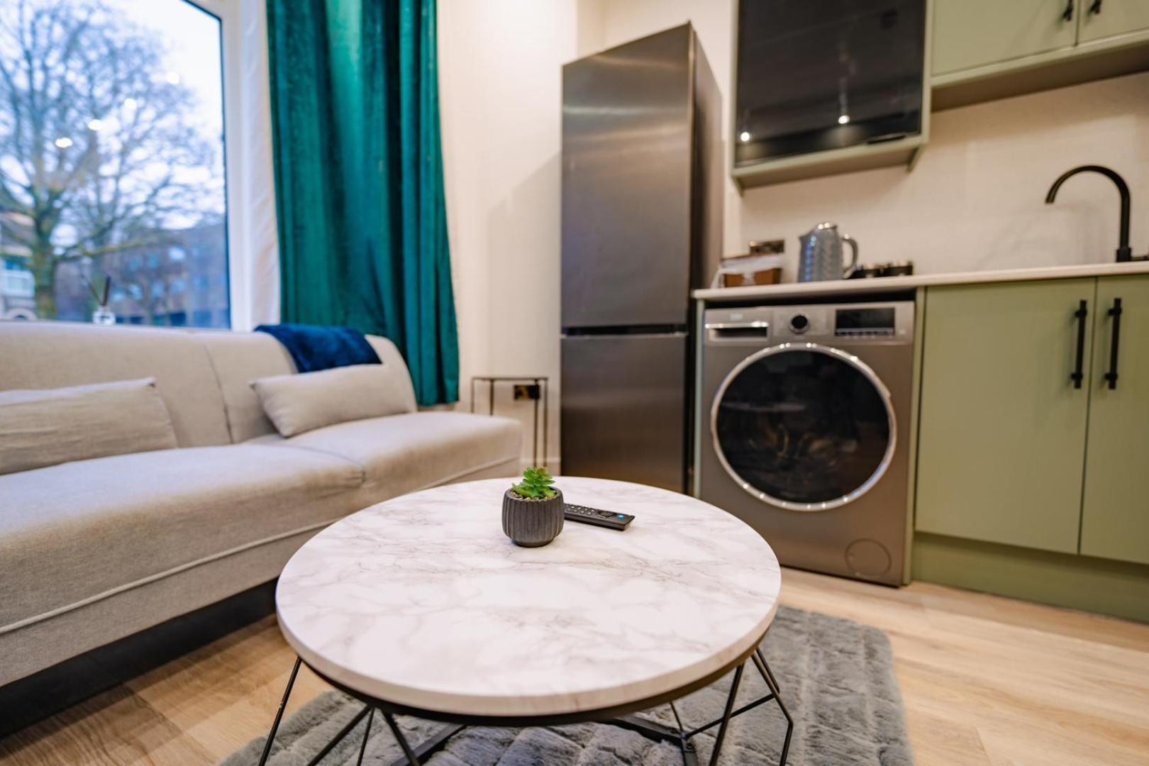 Luxury Apartments In Cardiff City Centre מראה חיצוני תמונה