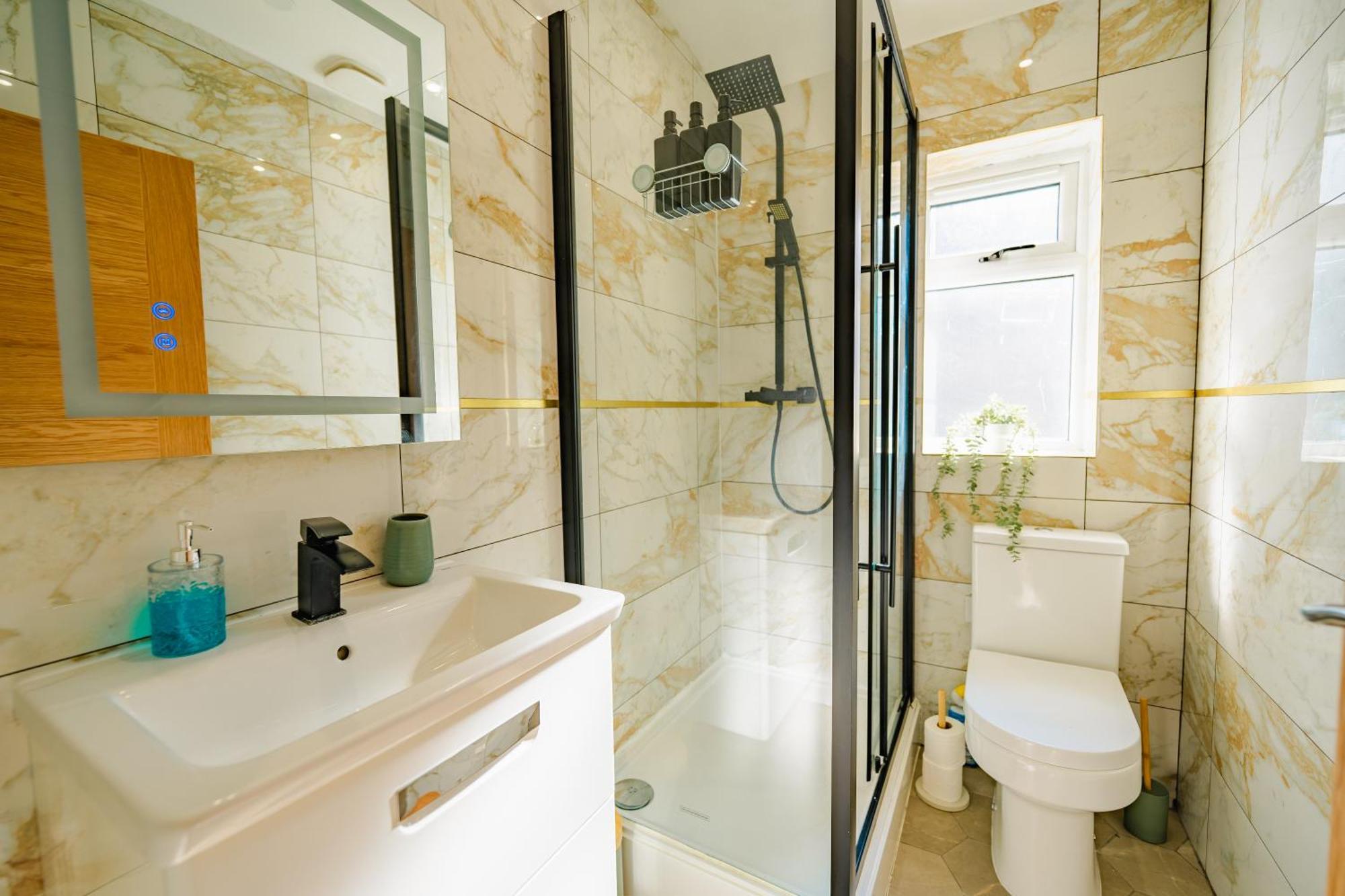 Luxury Apartments In Cardiff City Centre חדר תמונה